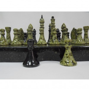 Шахматы малые змеевик